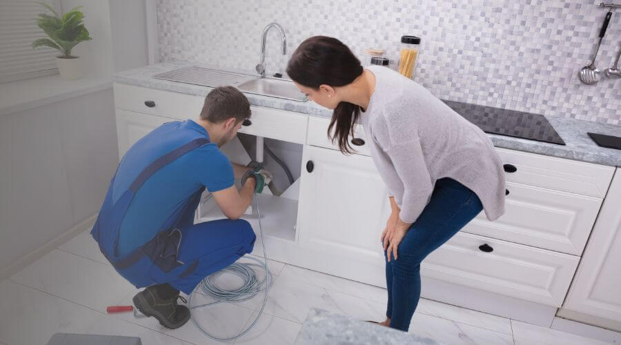 Expert burst pipe repair services in Mill Shoals, IL